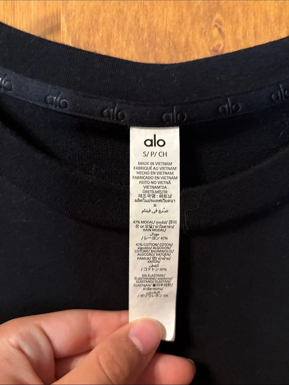 ALO Yoga Men's Black Casual Button Down Shirt